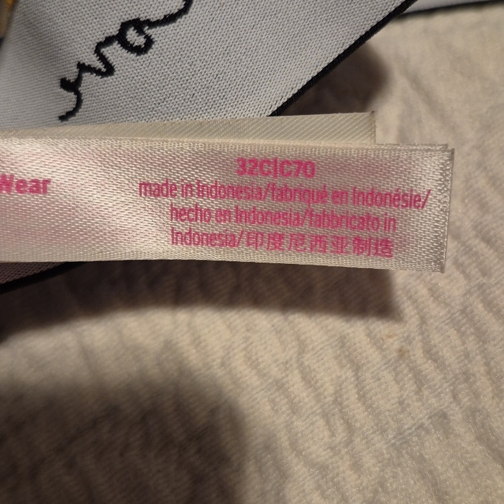 Victoria's Secret 32 C Lemon design Wear Everywhere push up bra EUC - Picture 6 of 6